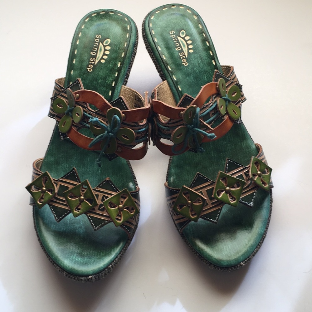 Spring Step Green 2 1/2 inch Heel Slip On Sz 39